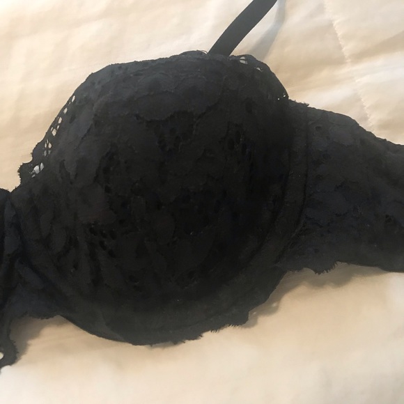 Black lace Victoria secret bra - Picture 4 of 4
